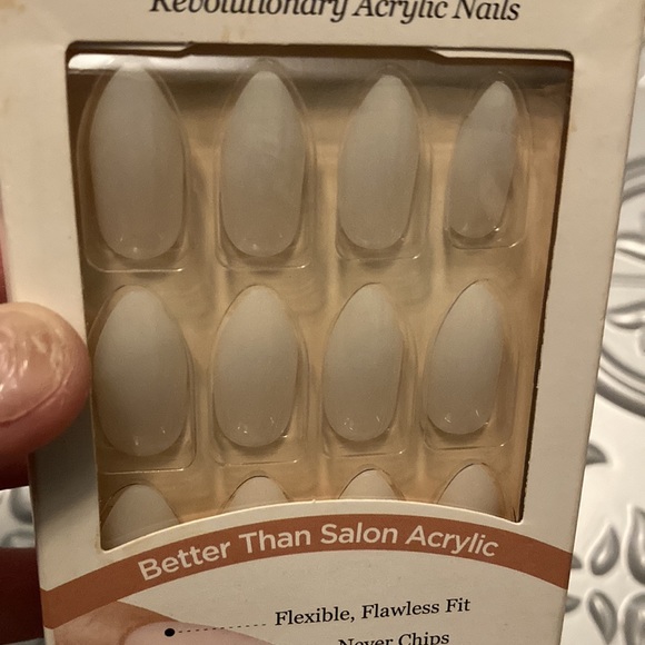 Kiss Long Length Salon Acrylic Natural Nails Kit Bundle Almond & Square Shape - Picture 2 of 10